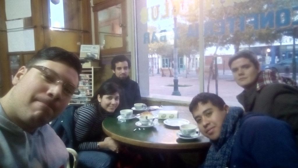 JovenesPROEsq's tweet photo. @JProComRiv y @JovenesPROEsq desayunando a las 7 de la mañana en Trelew https://t.co/8BKjVLxsQk