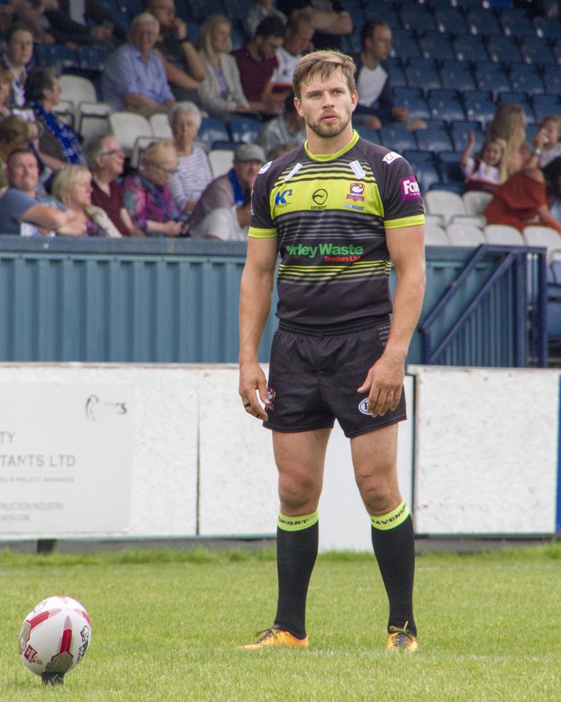 johnmiller123's tweet photo. Calmest man on the park! @patchwalker13 lines up another 2 points for @BatleyRLFC at Swinton. @MemoryMill https://t.co/ztsjplhWff