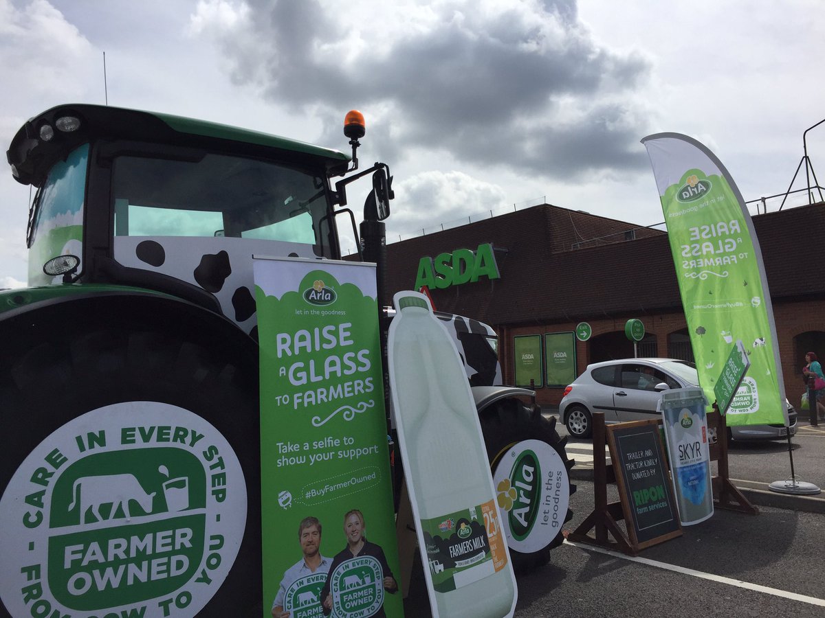 PorteusVicky's tweet photo. Great day so far at ASDA Leamington. #buyfarmerowned @ArlaFoodsUK https://t.co/3ljEbQIyBj
