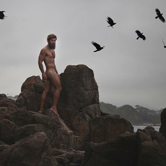 TheHotVamp's tweet image. 