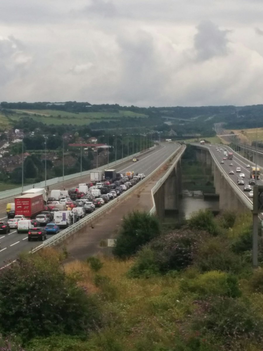 _LineNielsen's tweet photo. Massive roadblock on the M2 medway bridge @BBC_Travel https://t.co/CuXTJSl1pH