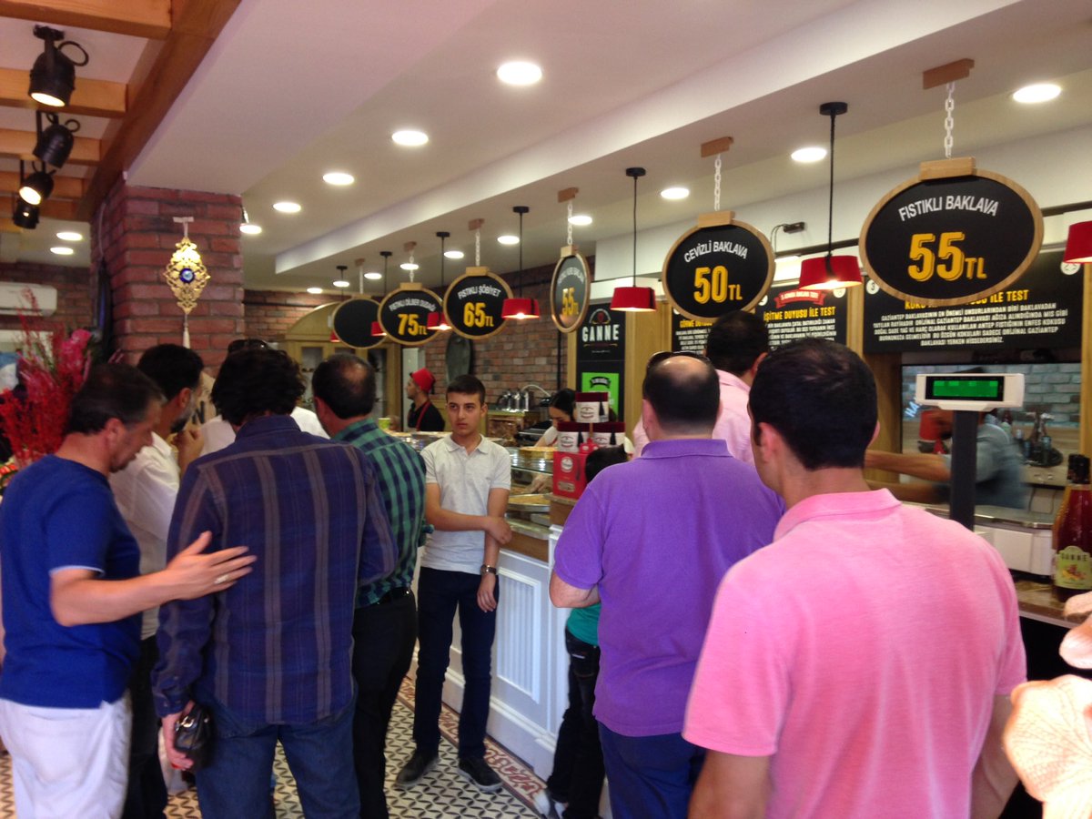 Fistikzade's tweet photo. Orijinal Gaziantep baklavası artık Van'da.Fıstıkzade Van şubesi Vali Sn. Hüseyin Taşpınar'ın katılımıyla açıldı. https://t.co/R3d0uN2gsm