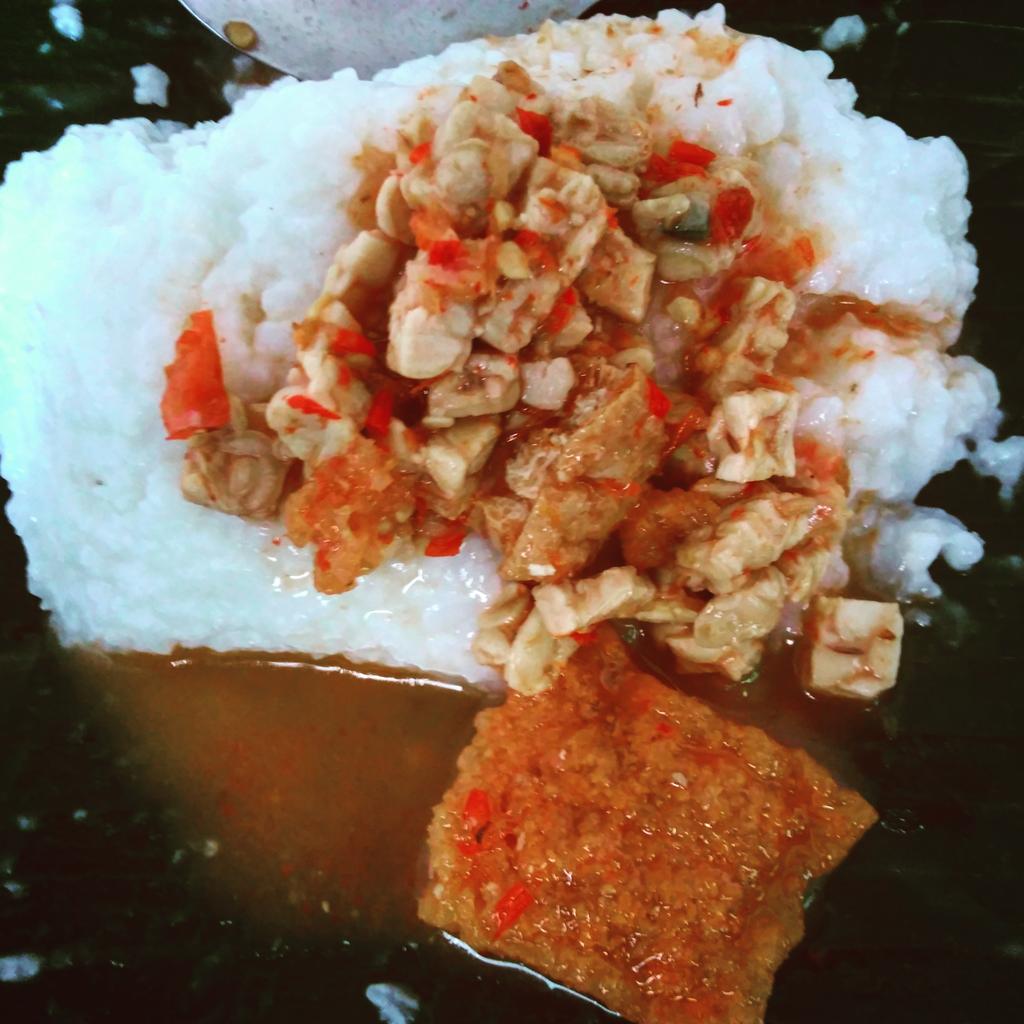 pakdjo's tweet photo. Belum Jogja kalo belum sarapan bubur krecek 3.000 rupiah saja https://t.co/7CcrFA3Qaa