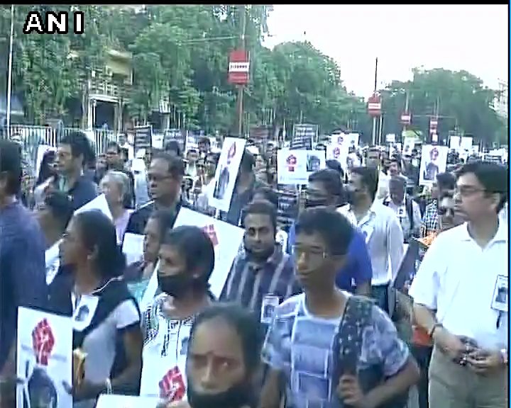 ANI's tweet photo. Kolkata(WB): Protest held for Abesh Dasgupta (who was murdered during a party on July 23), demanding justice https://t.co/S5cOLSElL0