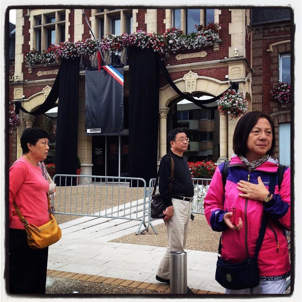 jpsageot's tweet photo. #myhometown #afterattack : touristes japonais devant la mairie de #saintetiennedurouvray https://t.co/rG7iuORXte https://t.co/yJSSUFIcqN