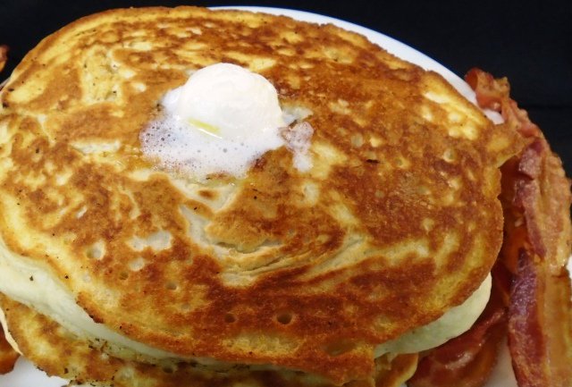 CalicoCounty's tweet photo. With a fork or without @CalicoCounty is your place for a great weekend breakfast. #HomeCookinGood #CalicoCounty https://t.co/dQASoPlxuX