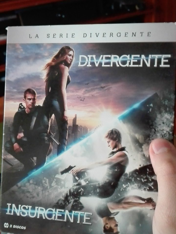 JillStyler's tweet image. Viendo mi saga favorita!!!!! *0* #osadia total