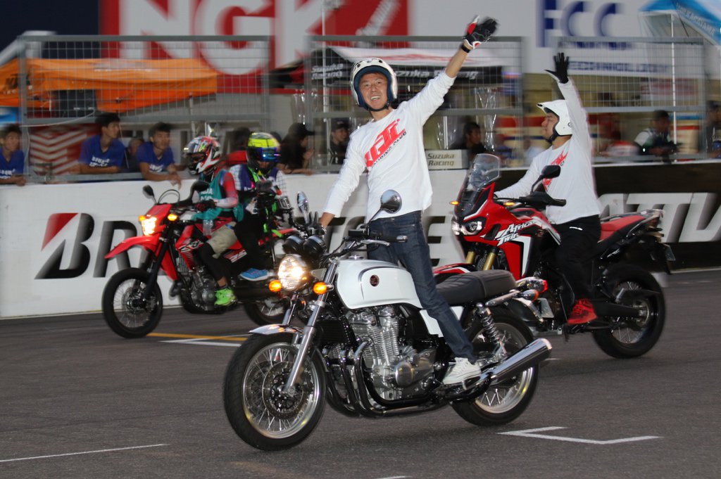 ট ইট র Rgtc Rgツーリングクラブ 鈴鹿8耐報告 鈴鹿サーキットをrgツーリングクラブメンバーが疾走 Https T Co Fxdaskv3i7 Https T Co V8yfk0xefc