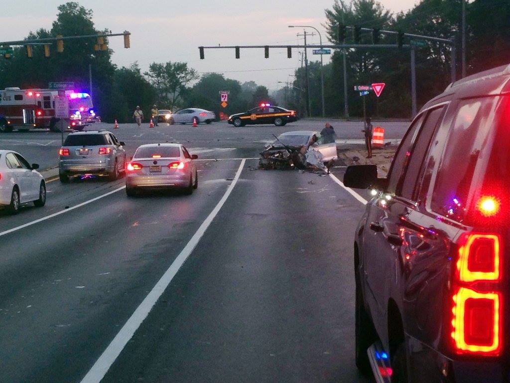 Fed-Ex Truck Tesla Crash In Newark firststateupdate.com/2016/07/fed-ex… #netde #delawarenews #copsde #tesla #fedex