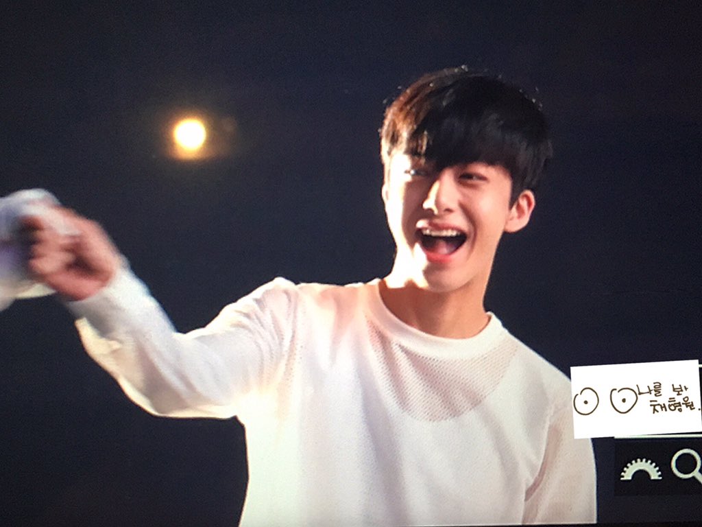 940115lookatme's tweet photo. 160730 Korean Music Wave in Fukuoka 
#형원 #HYUNGWON #ヒョンウォン #MONSTA_X #몬스타엑스 @OfficialMonstaX
몬스타엑스인기많아 😍오늘도수고했어👍🏻 https://t.co/XGDPusvpfJ