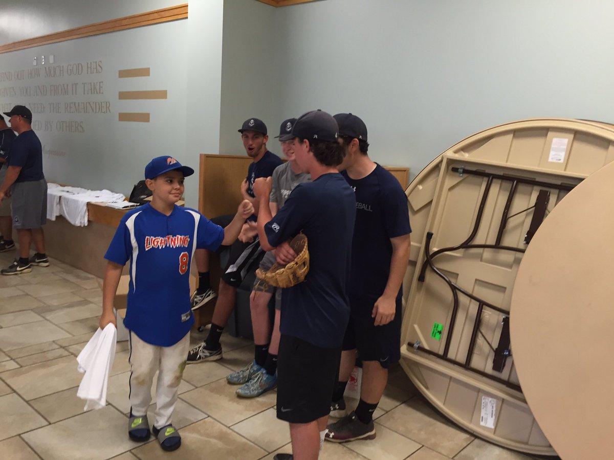 HermitsCamps's tweet photo. Coach Bylone & staff wrapping up a great week of #HermitsBaseball camp! Still time to register for session 2. https://t.co/TephYReeNr