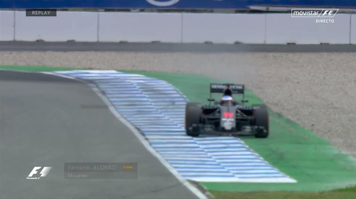 SoyMotor's tweet photo. Alonso se queja de los Ferrari, de que le han hecho perder tiempo. Pide al equipo que lo investigue #F1 https://t.co/n8PvyUkogF
