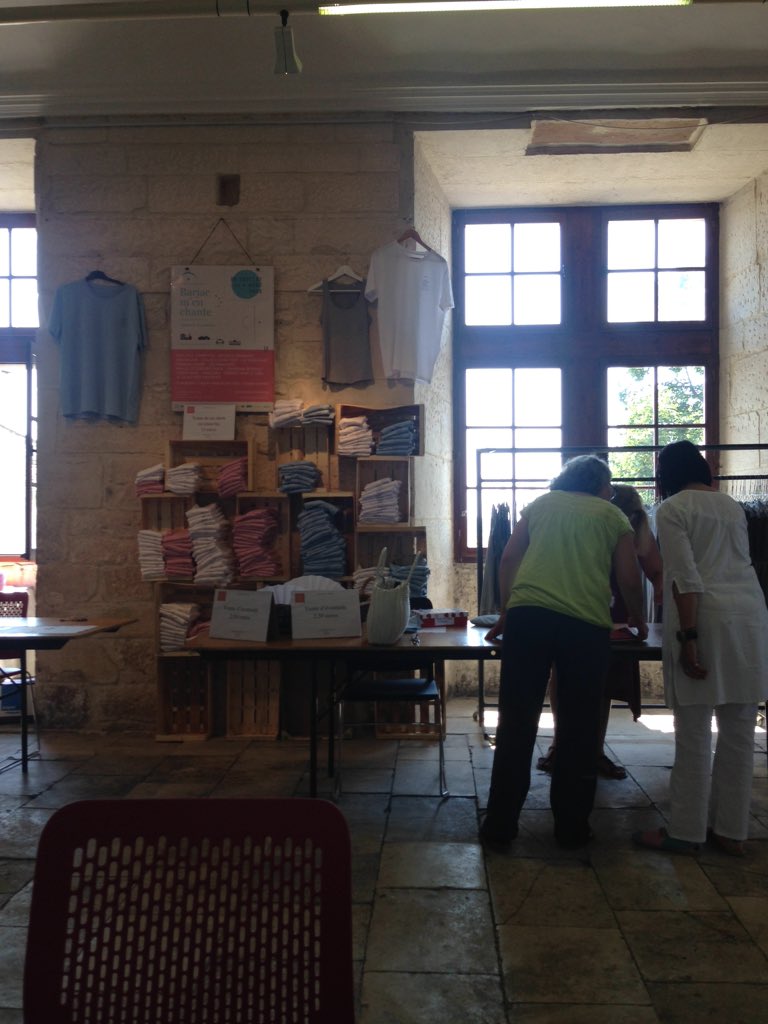 BarjacMenChante's tweet photo. Vente des billets et T-shirts #Barjac2016 https://t.co/Gc0YYSqUjk