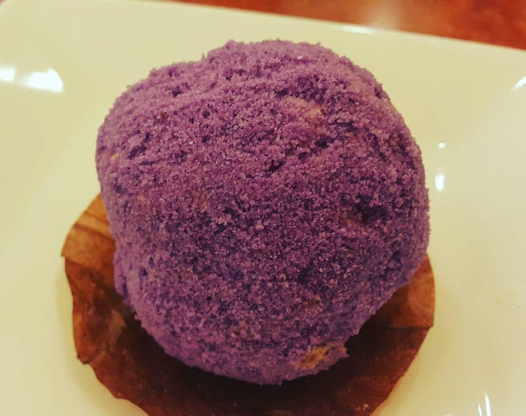 lovegarcia08's tweet image. Thanks for the treat hubby 😍  #sylvannas #purpleyamflavor  #sweettooth #desserts