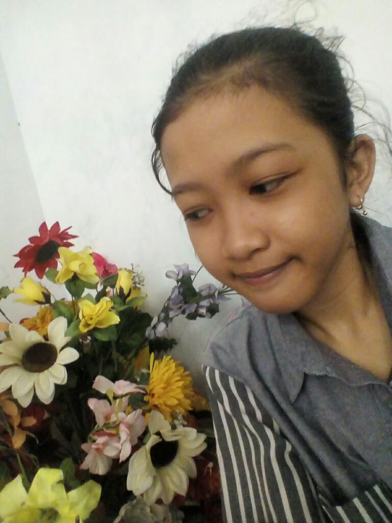putrinovianti34's tweet photo. Jika ingin cuek, cuek aja sekalian. Jangan sebentar-bentar datang memberi perhatian lalu pergi tanpa adanya alasan https://t.co/9hcpJ9YV7R