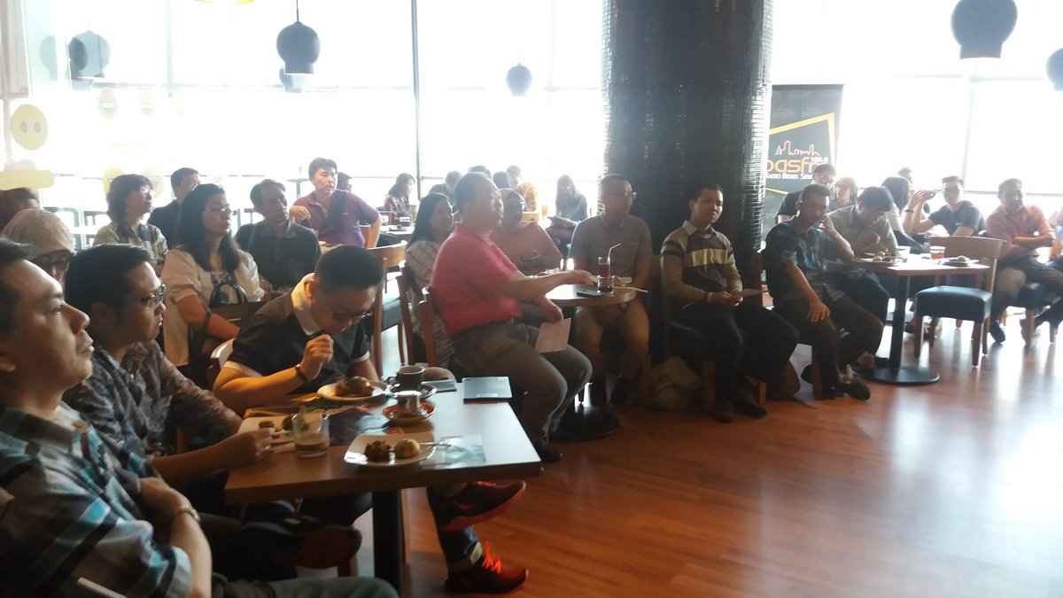 Rise 'n Brew tweet media