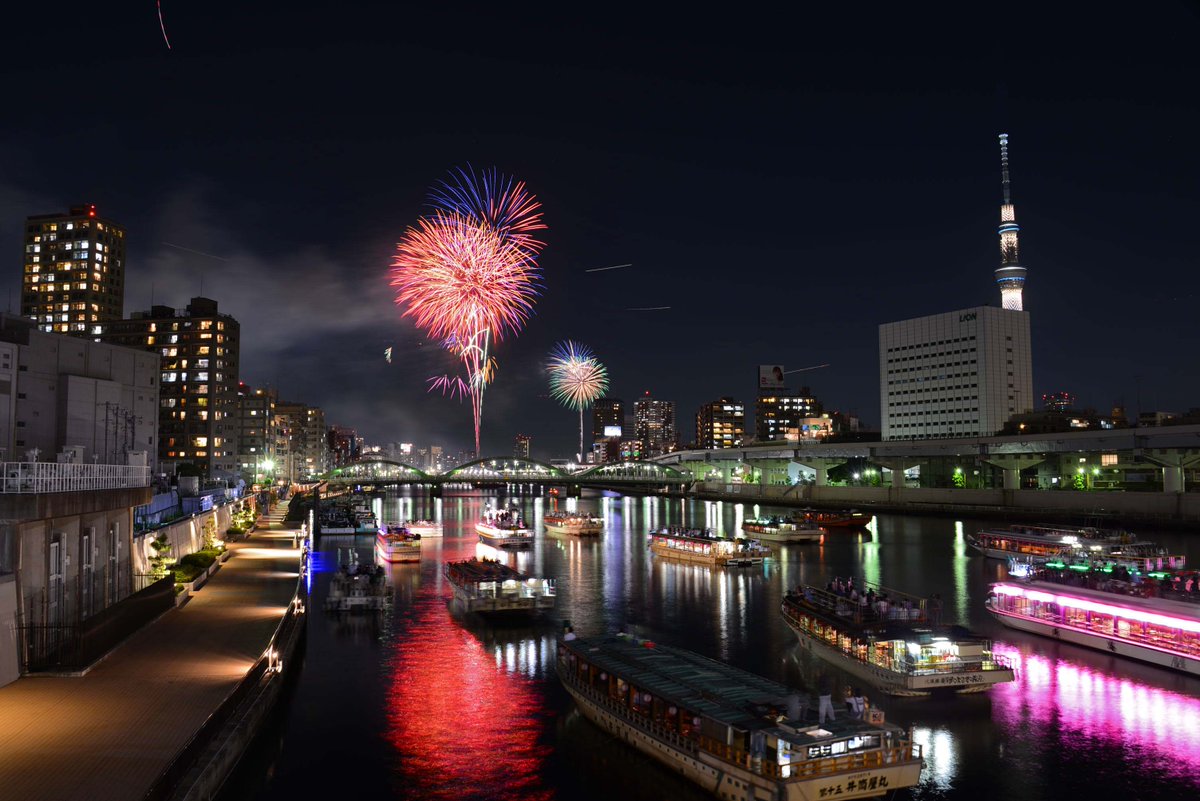 墨田区危機管理 今日は 隅田川の花火大会がありました 約957 000人の方がすみだの花火を楽しんでくれました みなさん 楽しい思い出は作れましたか 来年もまたお会いしましょう 墨田区 すみだ 隅田川花火大会 蔵前橋 T Co 7cgjx4nzni