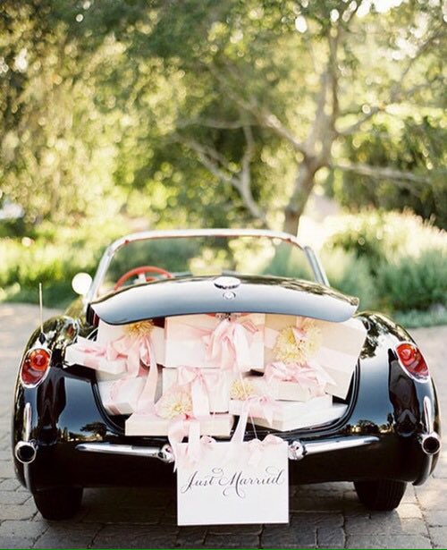 jvdeuk's tweet photo. @califoernia @Civilxwars this gift for you both! 💐 HAPPY WEDDING! #DaZelWedd https://t.co/RuXXYjH8Df