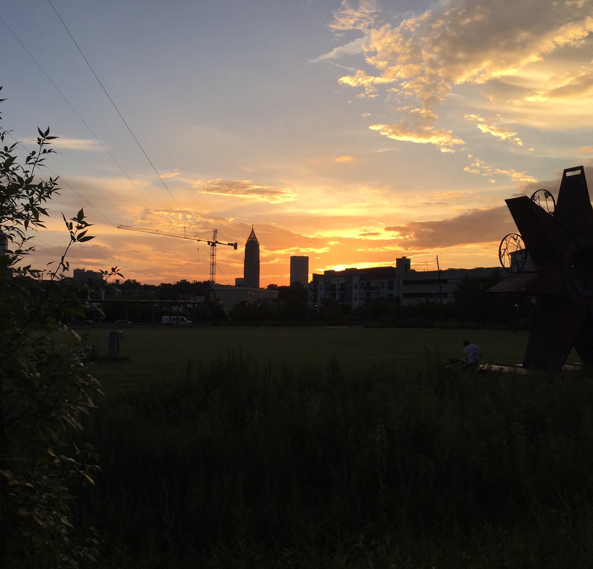 InstAnt_Nguyen's tweet photo. Thanks for the view last night. Now time to continue to hit the pavement.

#beltline #beauty #sunset #atlanta https://t.co/cOVqkraxXb