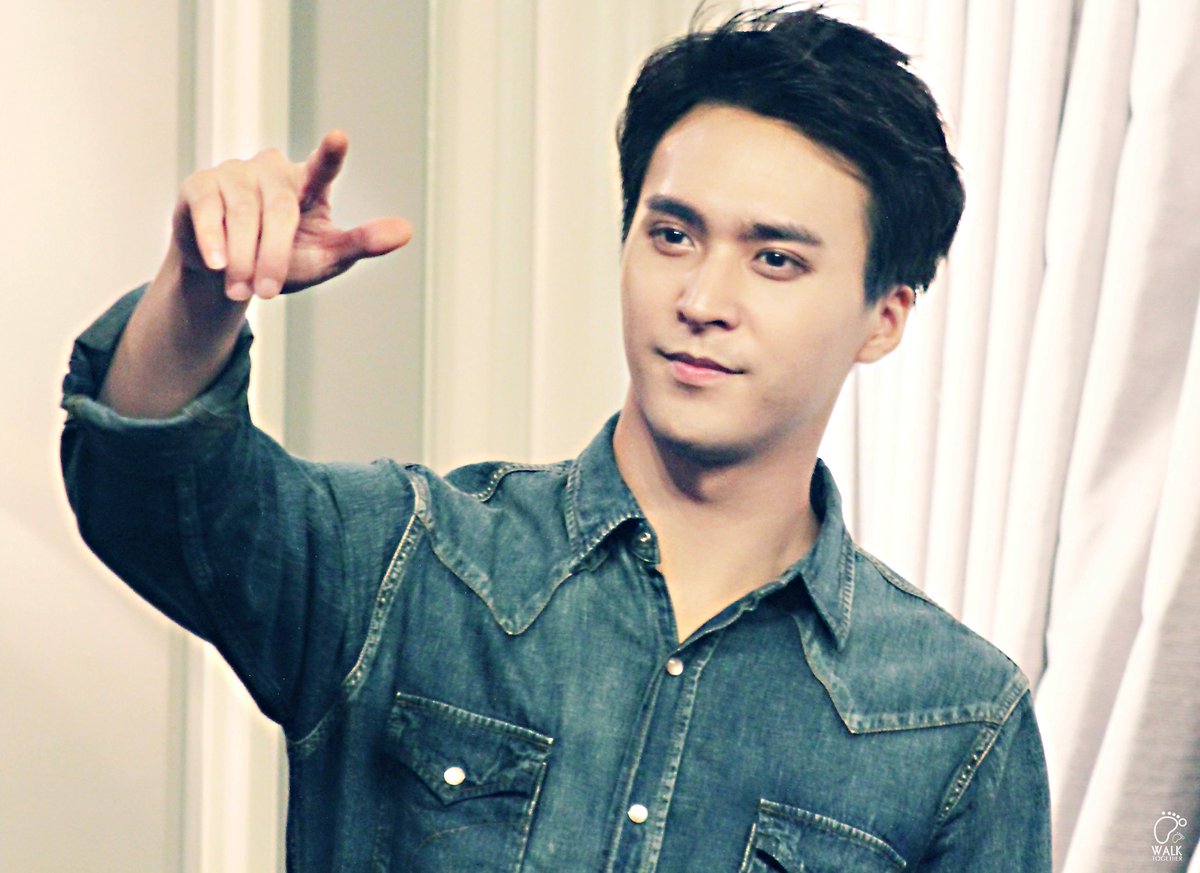 DW_walktogether's tweet photo. #동운 모두두두 잘 생긴야..... 힝 https://t.co/k2w8U1W5qN