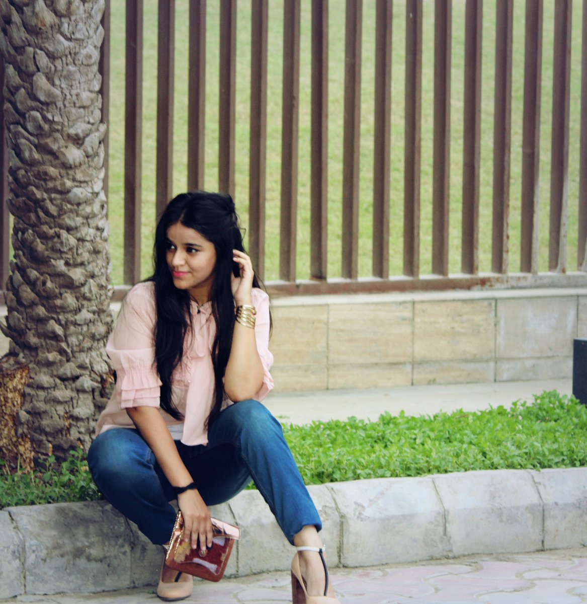 divyamisra2's tweet photo. New post #Alert !
#OOTD post @fades_fashion 
#Blogged #FcByDivya #BloggLiveNow 
https://t.co/8P2D0N3WVm https://t.co/SCnSZ5dO3r