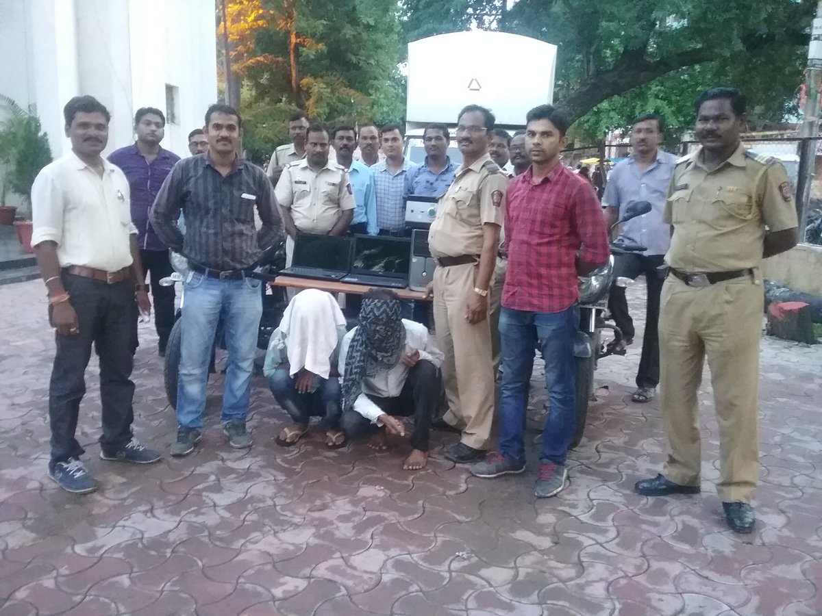 pratapnagar_p's tweet photo. R P nagar team detected 5 cases of theft . 
Recovered 1 jeep ,3 motorcycle ,2 laptop ,3 CPU Property of Rs 5 lakh. https://t.co/aLX04xQTYo