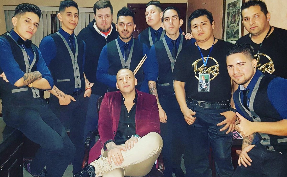 DiegoRiosFans's tweet photo. Buenos dias anoche nuestro Diego Rios y toda su banda exploto en santa cruz de la sierra aca les dejo una foto https://t.co/itmqe9RhvS