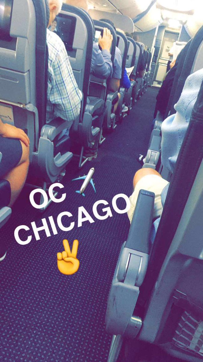 BusterTui's tweet photo. FINALLY VACATION TIME. Get ready @christiner0se @Joceycouturee @astoldbypatrick #dcpreunion https://t.co/wfYRIj1tzv