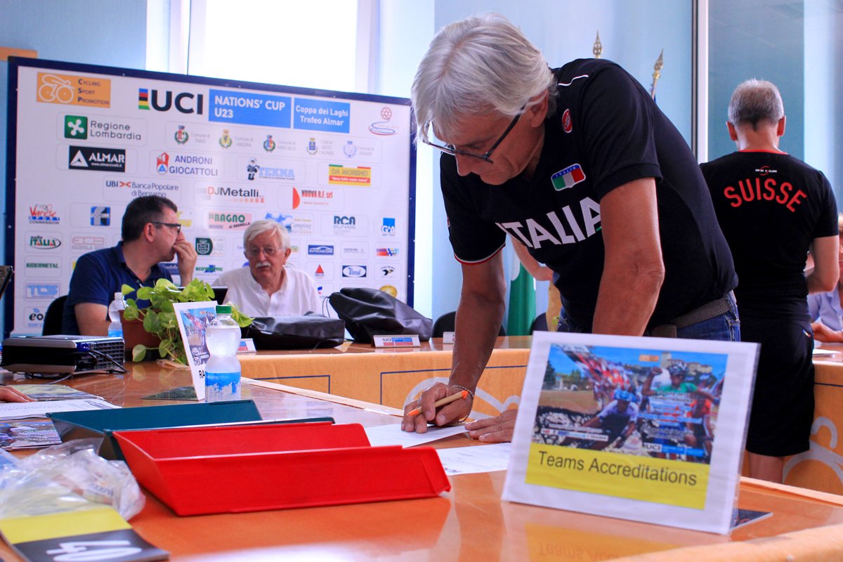 TrofeoBinda's tweet photo. Verifica licenze "Trofeo Almar - Nations' Cup U23". #TrAlmar #UCI #FCI #Tainenberg #Italia (Foto © F. Ossola) https://t.co/SZj5kJqvX3