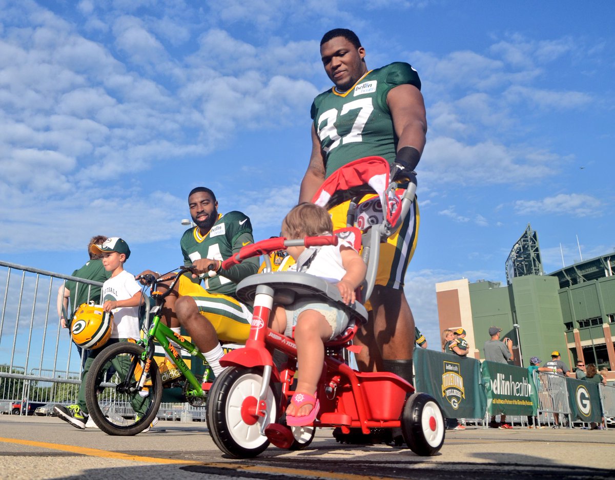 packers's tweet photo. Taking a ride down #DreamDrive! 🚲 https://t.co/seBy13yDRH