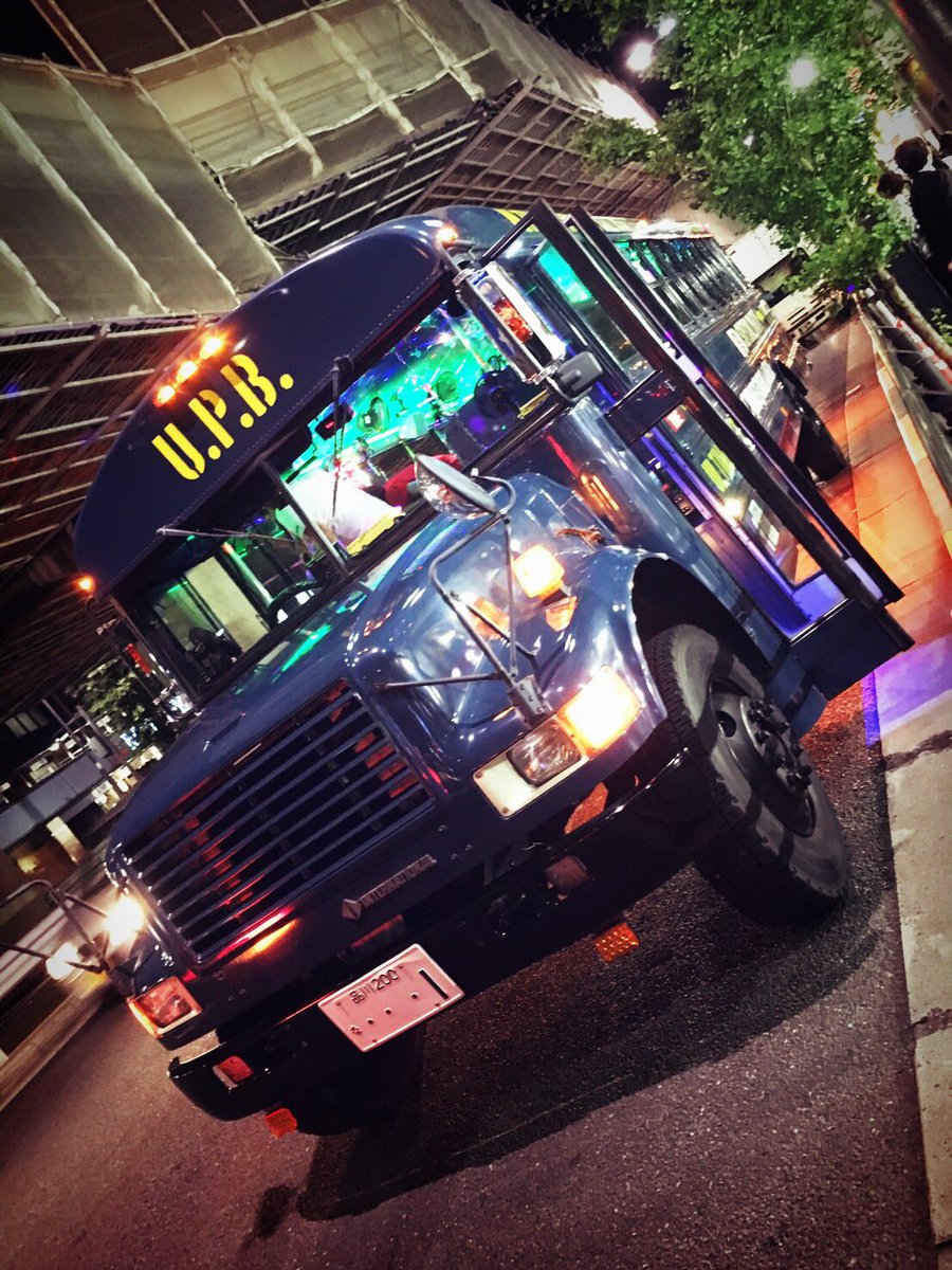 Dj_TOSHIKI's tweet photo. カラーミーラッドには参加できませんでしたが、今夜は久しぶりにハマーバスでプレイしてます😎!
渋谷、六本木から@ageHa_Tokyo まで運行してますので是非乗車してください🚎💨
#hummerbus #ハマーバス https://t.co/aU9K8FlglP