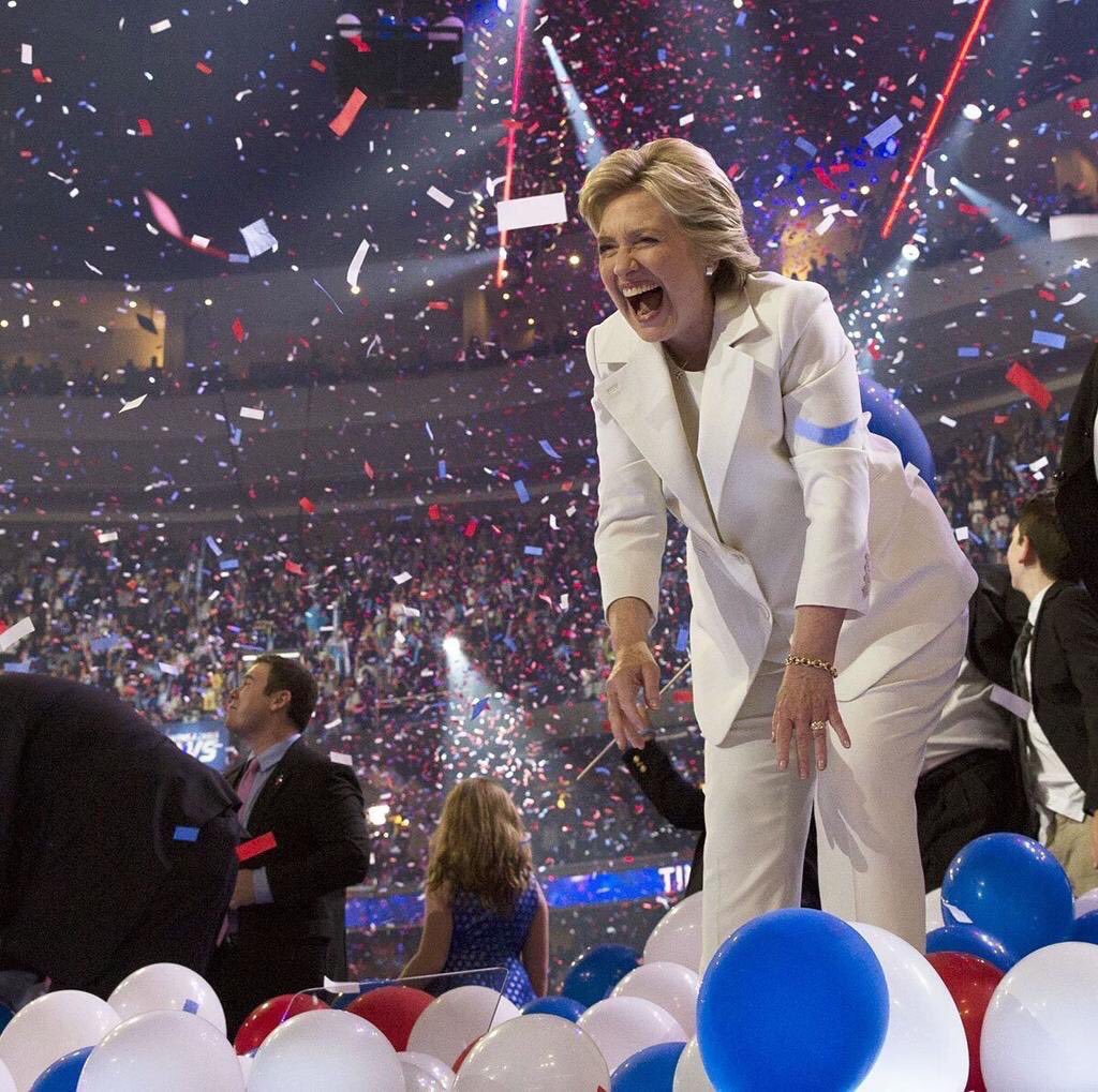 WhenTheMollyHit's tweet photo. #3WordHillary I'm Rollin Tits https://t.co/y66WZloK4c