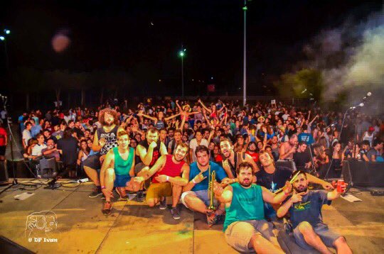 SeptimoAoficial's tweet photo. Vilanova i la Geltrú és fieshta!! @festucvng @XEICSKA https://t.co/o7wRZFN0xL