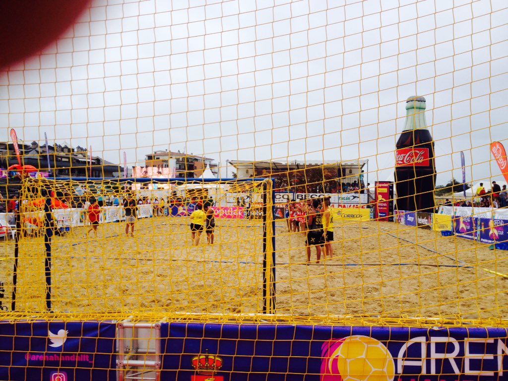 Mucho nivel d <a href="/cbmpciudemalaga/">Fundación Fomento Deporte CBMP Ciudad de Málaga</a>, arrolla a <a href="/BeachPolanco/">Polanco Beach</a> y alcanza los 1/8 final. Da gusto ver su juego #Laredo2016