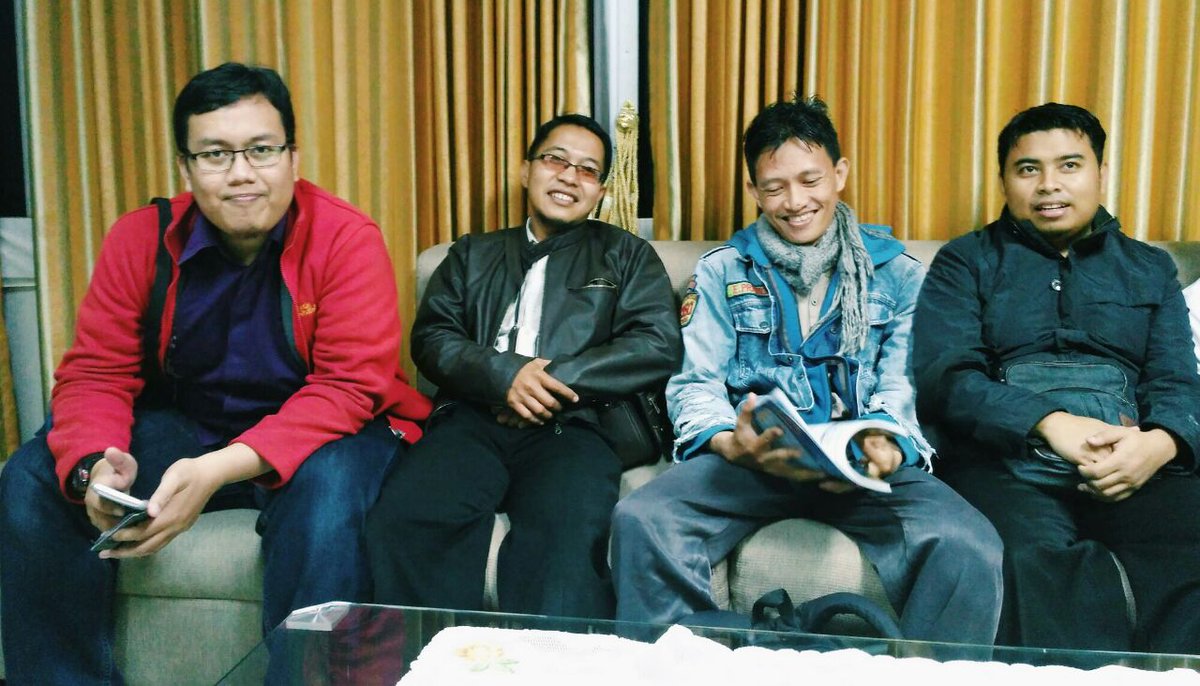 Sedang berlangsung, live Interview RRI PRO 3 FM bersama <a href="/nasyid_naam/">Na'am Acapella</a> dan <a href="/ann_dkijkt/">INFO NASYID JAKARTA</a> <a href="/infonasyid/">IG: @instanasyid</a>