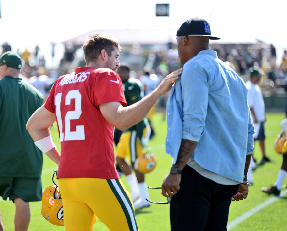 Aaron Rodgers catching up with his old TE during a timeout. #PackersCamp