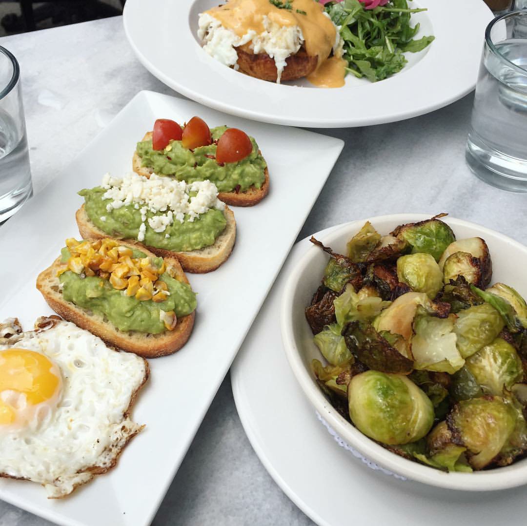 #Brunch goals with <a href="/nycfoodgals/">nycfoodgals</a> 😍

#AvocadoToast #EggsBenny #BrusselSprouts