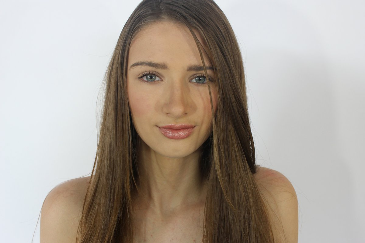 tilt_cosmetics's tweet photo. Rock a natural summer look with our Afterglow gloss. 😘😘😘 

#beauty #allnaturalcosmetics

https://t.co/sKH3Wol8fX https://t.co/6JzA5H1Td2