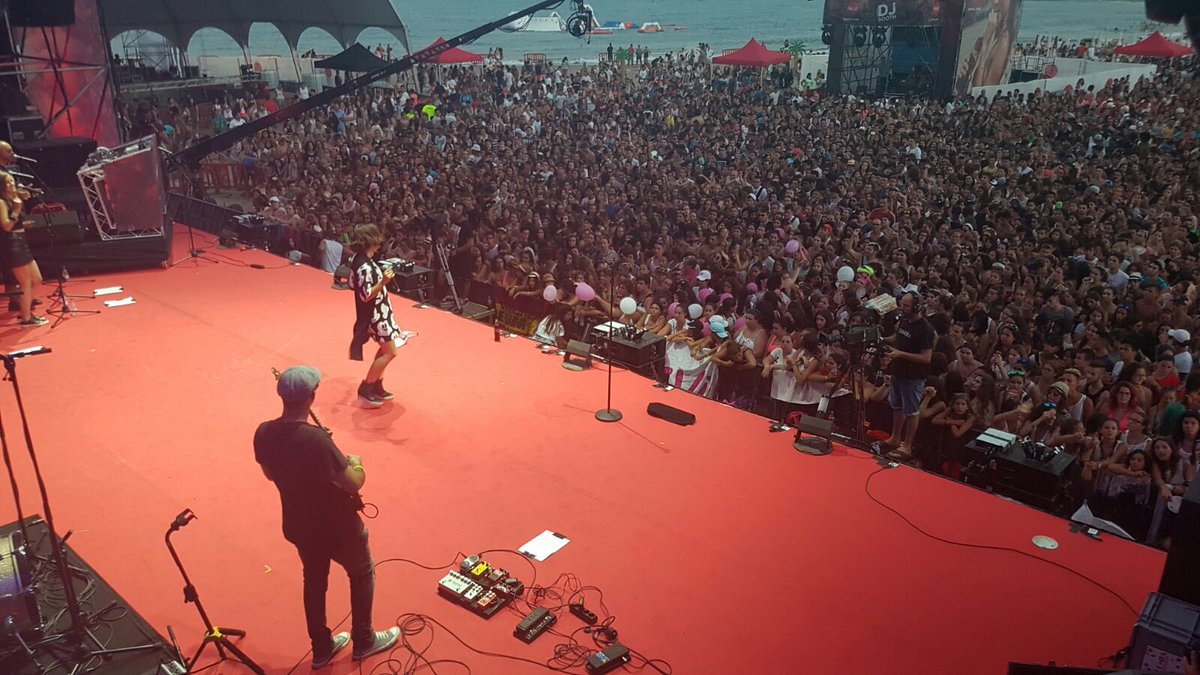 BAREI_MUSIC's tweet photo. Millones de gracias a cada uno de los asistentes!!! Sois unos cracks!!! A bailar #CCMEonthebeach https://t.co/D8thUTD1ul