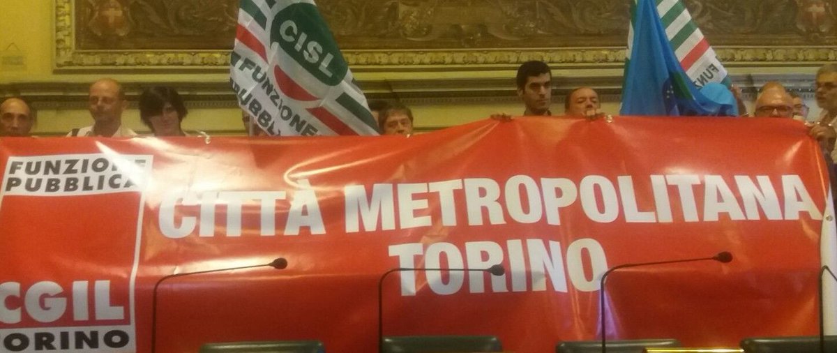 freschi_paola's tweet photo. @c_appendino partecipa occupazione #CMdiTorino contro tagli #DLEntilocali per #servizipubblici #SenzaProvince https://t.co/9GQyeDYgb7