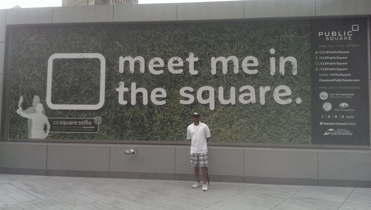 lrhibbitts's tweet photo. Meet me at the Square #SquareSelfie https://t.co/rBhaey8jyY