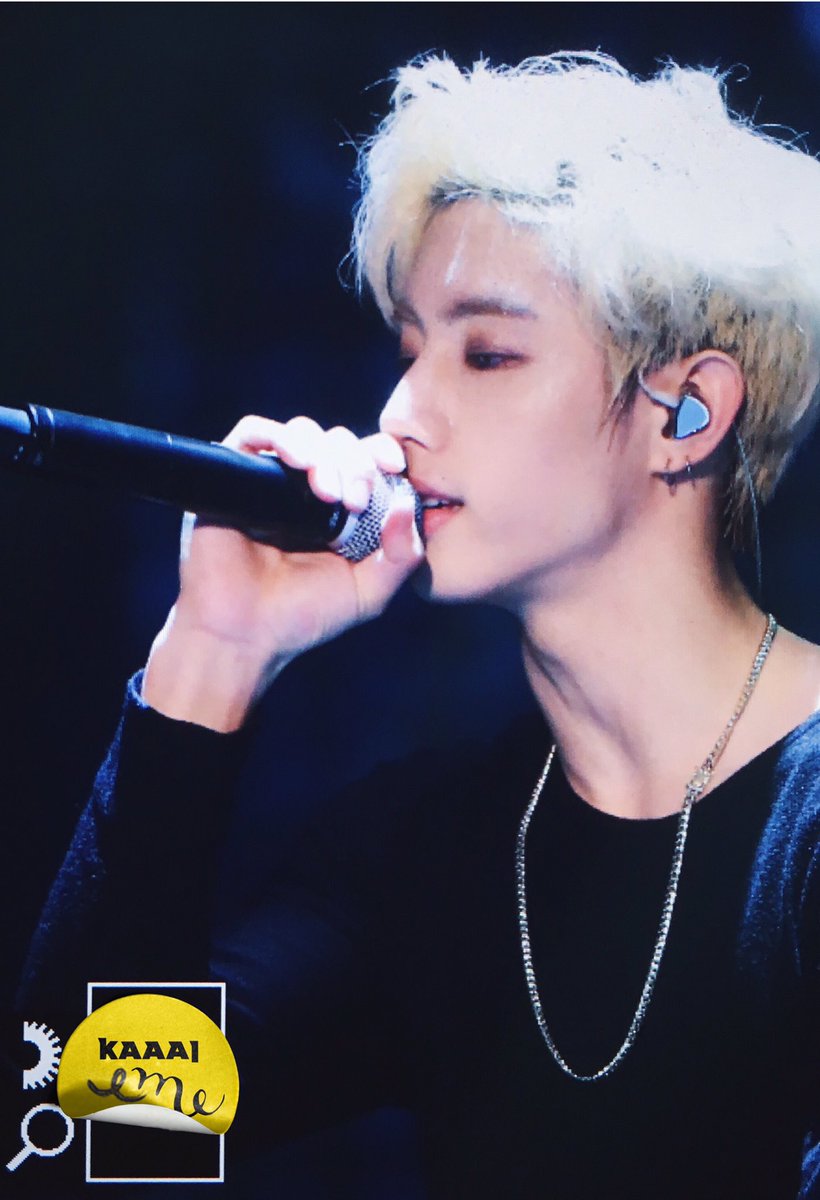 Karrrrri_x's tweet photo. 160730 FLY IN HONGKONG #GOT7 #Mark #마크 #갓세븐  Miss u so😪 https://t.co/mEiWwtM5wF