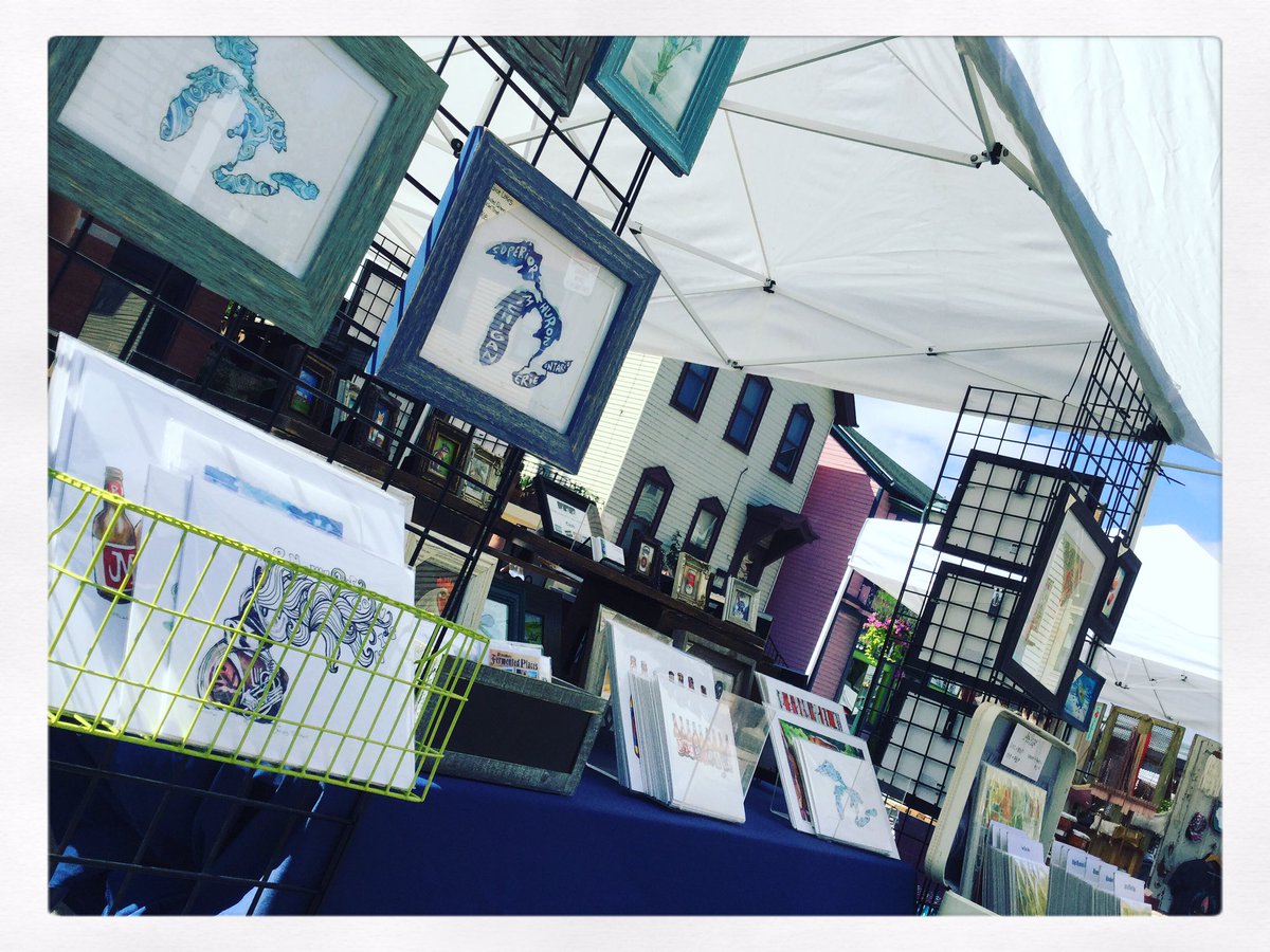 sjgart2013's tweet photo. @BradystreetBID #festival today until 8pm! #music #food #art +more! #locallovemke https://t.co/4l5OYqON0w
