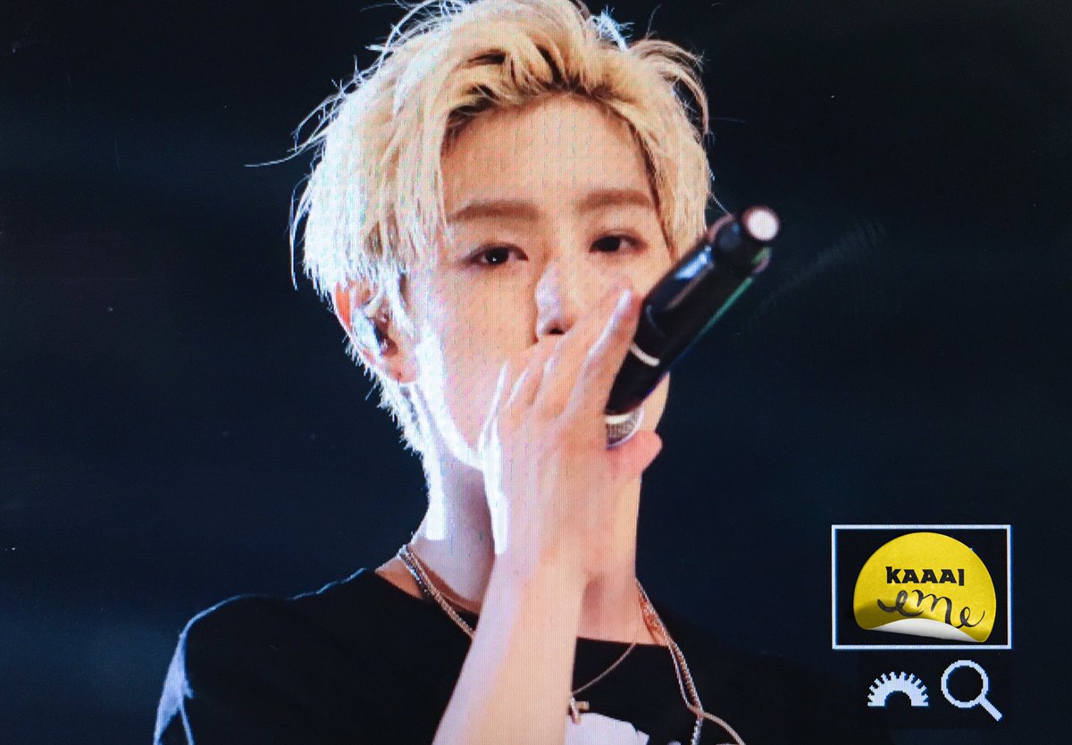 Karrrrri_x's tweet photo. 160730 FLY IN HONGKONG #GOT7 #Mark #마크 #갓세븐  pikachu！ https://t.co/YLcxyENnBy