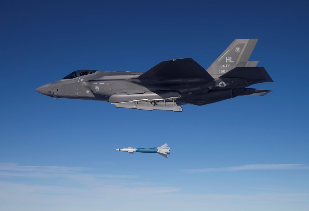 CooFEz8VUAE2Szh.jpg:large