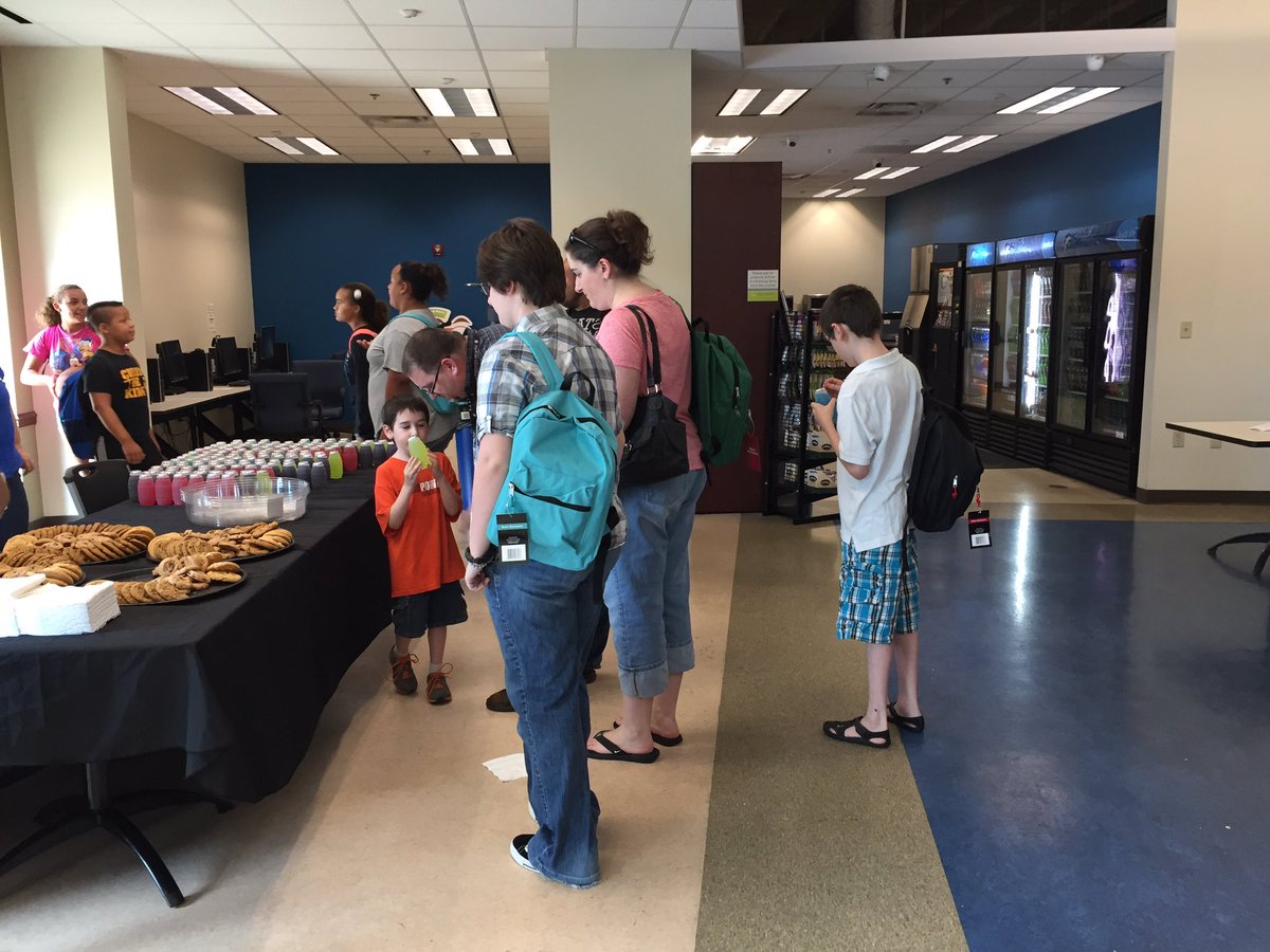 evv_cc's tweet photo. #backpack2016 Plenty of backpacks to give back to our employees and the awesome kiddos in their lives! #lifeatATT https://t.co/YGV8sjkSbF