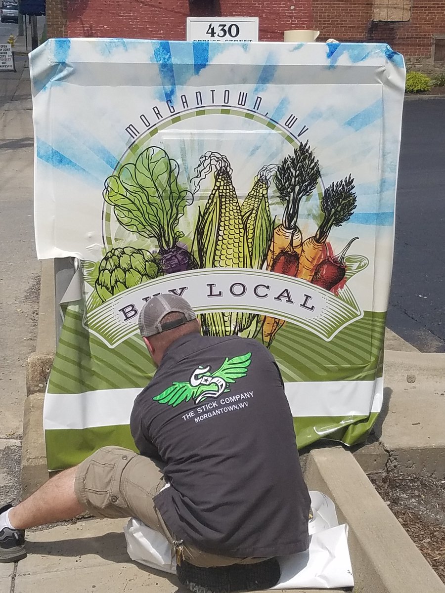 downtownmgtn's tweet photo. Thanks @WeStickAnything from drab to fab #artshappening #downtown #morgantown https://t.co/oURwDFbXtm