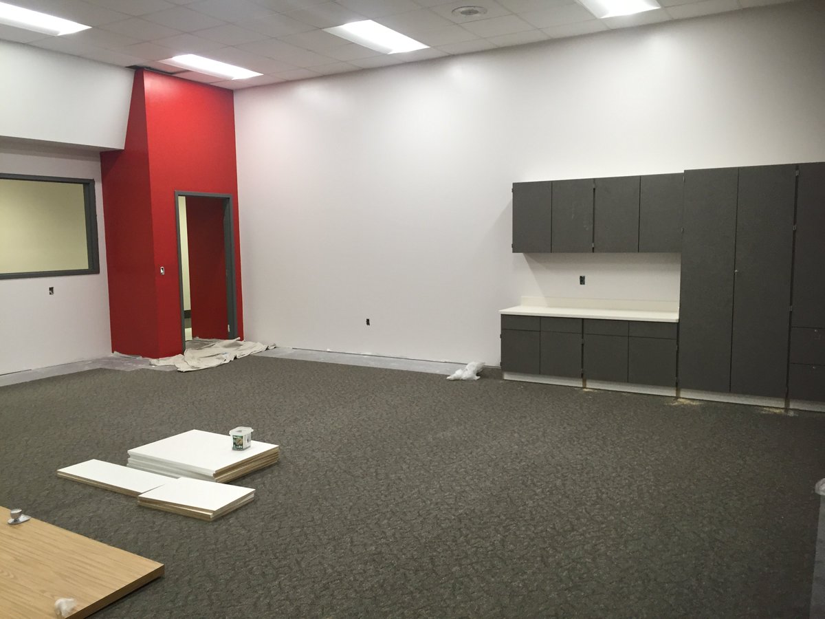 BHMSDnews's tweet photo. The newly remodeled middle school classrooms and library are making great progress! #BHMSD https://t.co/iKX87zmROI