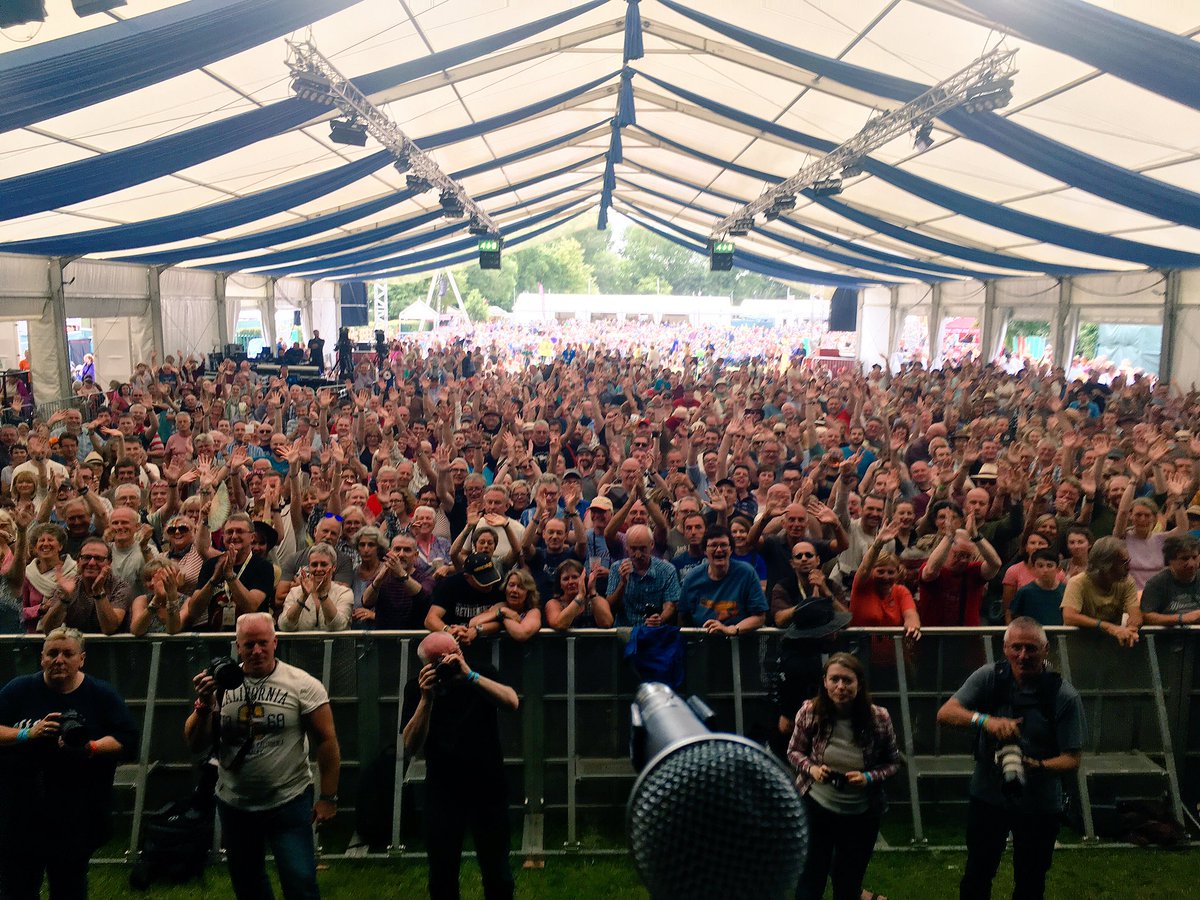 MarkyLewis's tweet photo. “@theSamOutlaw: What's up Cambridge? https://t.co/xZHCBThYfC” amazing show today!!