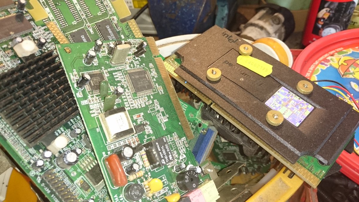 Pentium 3 Slot 1 1000mhz Pentium 3 Slot 1 1000mhz